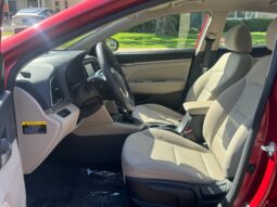 
2018 Hyundai Elantra SE full									