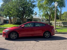 
2018 Hyundai Elantra SE full									