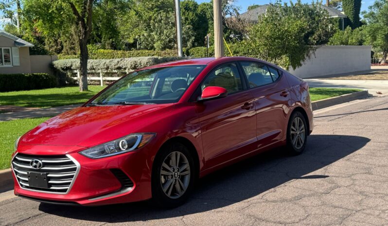 
2018 Hyundai Elantra SE full									