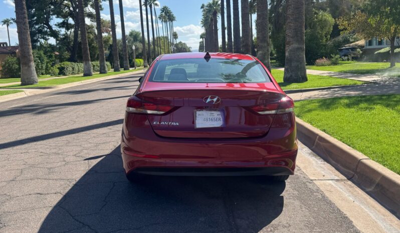 
2018 Hyundai Elantra SE full									