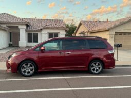 
2018 TOYOTA SIENNA SE full									