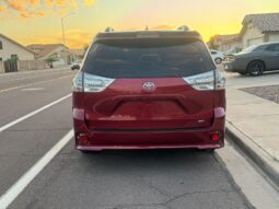 
2018 TOYOTA SIENNA SE full									