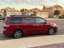 
2018 TOYOTA SIENNA SE full									