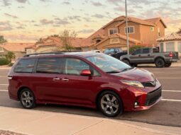 
2018 TOYOTA SIENNA SE full									