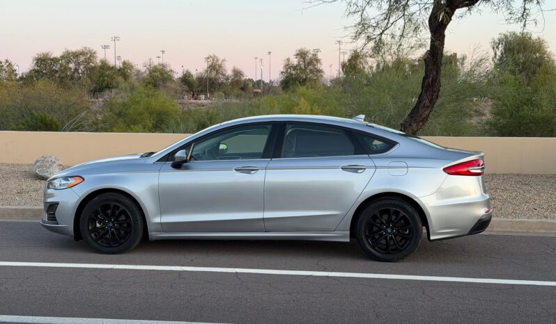 
2020 Ford Fusion SE full									