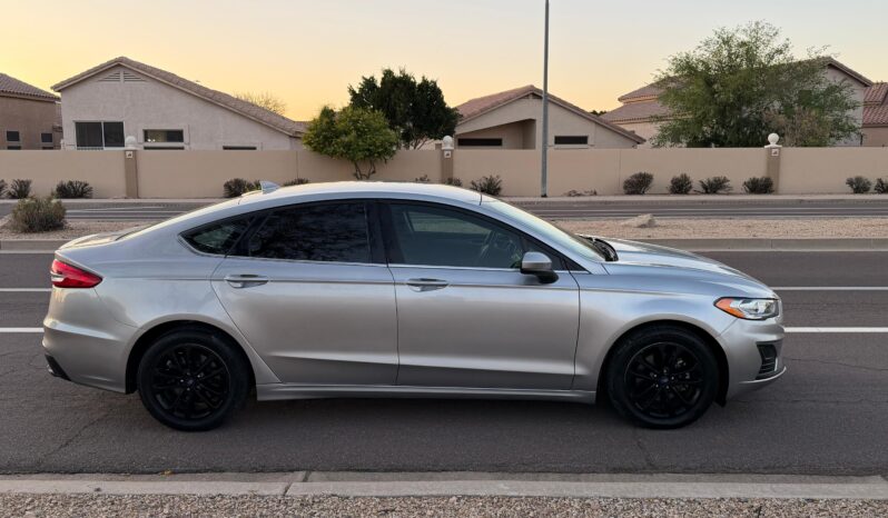 
2020 Ford Fusion SE full									